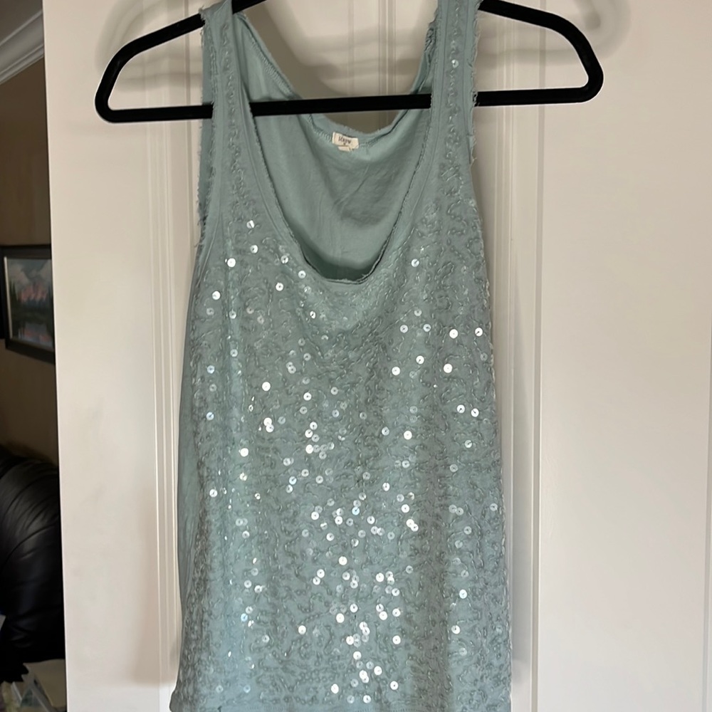 Sequin tank